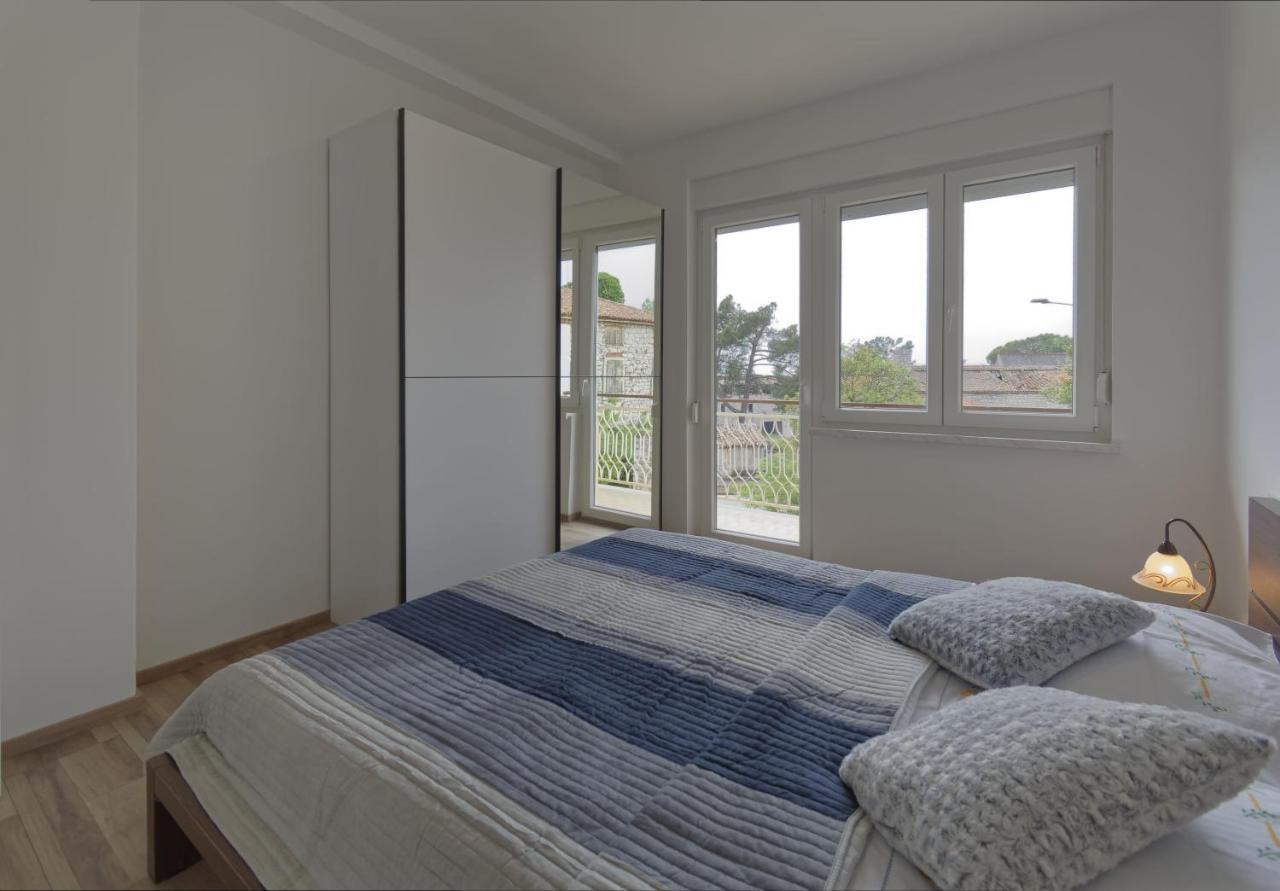 Apartment Patrik By Rent Istria Umag Exterior photo